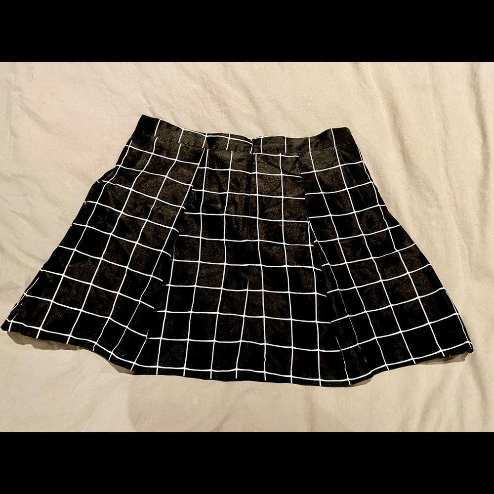Black & white geometric pattern A-line skirt